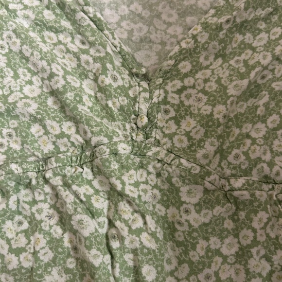 Green Floral Sumner Top Size Small - Picture 3 of 4